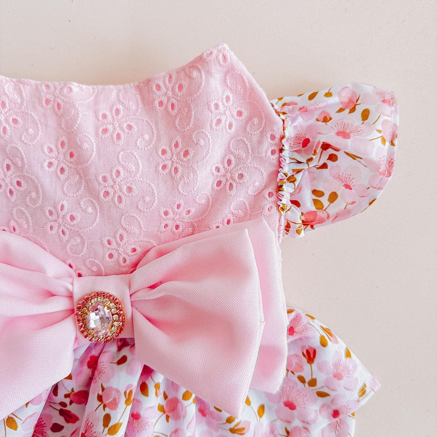 VESTIDO DE FLORES ROSA