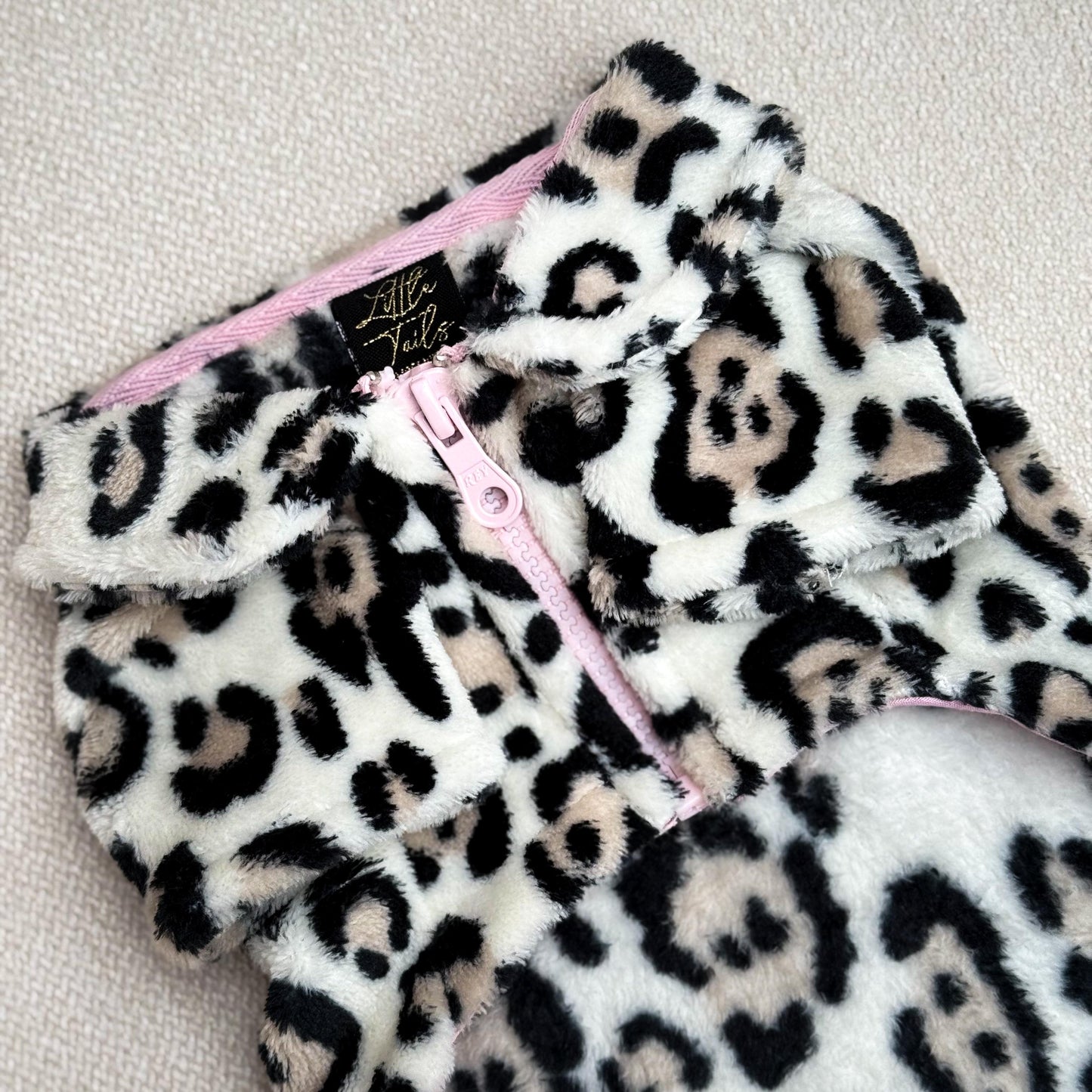 PELUDITO ANIMAL PRINT BEIGE Y ROSA