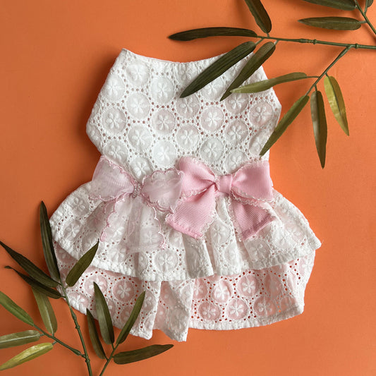 VESTIDO DE BRODERIE BLANCO CON ROSA